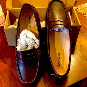 brand new, size9 women’s driving mocs